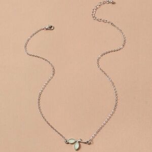 3/$30 🤍 Leaf Necklace